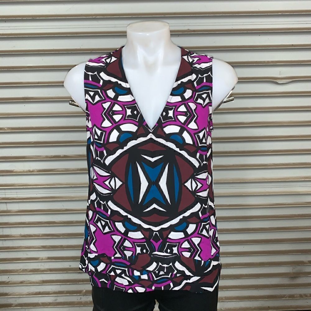 STATS by Chaus geometric design sleeveless top